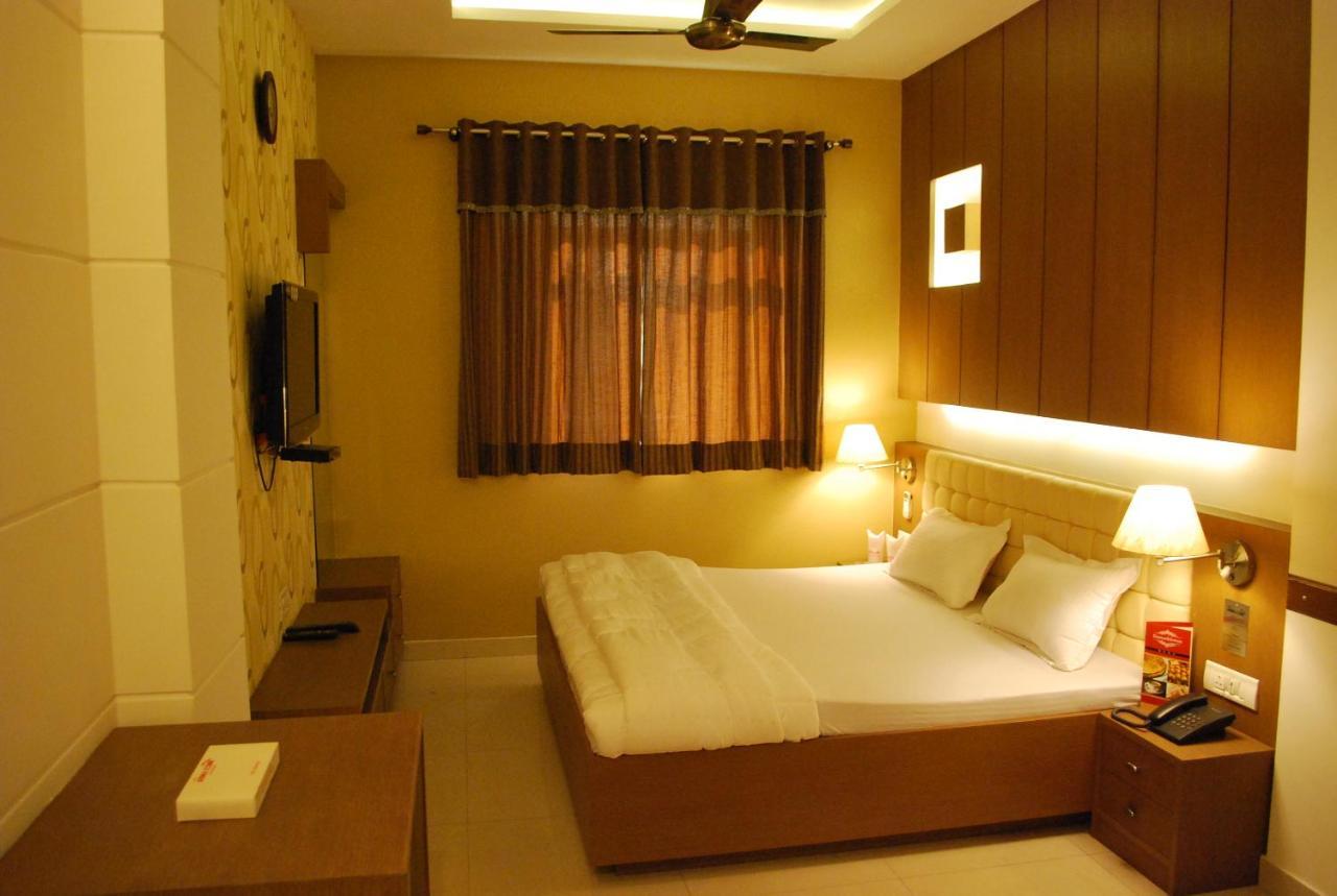 Hotel Arina Inn Neu-Delhi Exterior foto