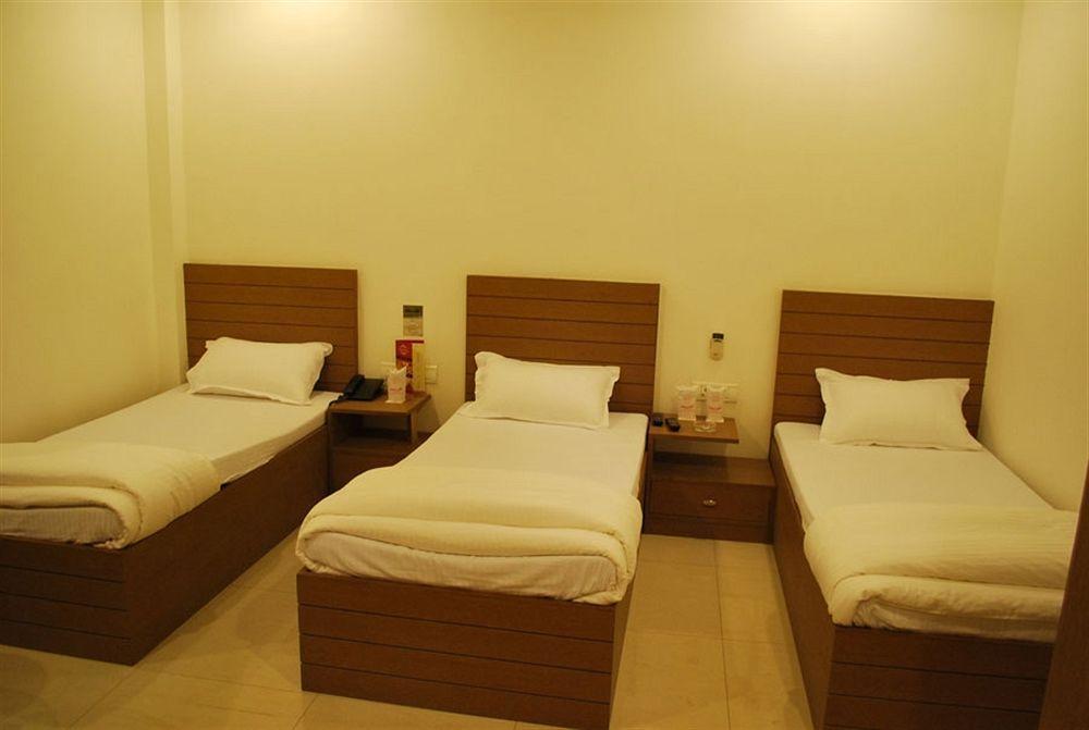 Hotel Arina Inn Neu-Delhi Exterior foto