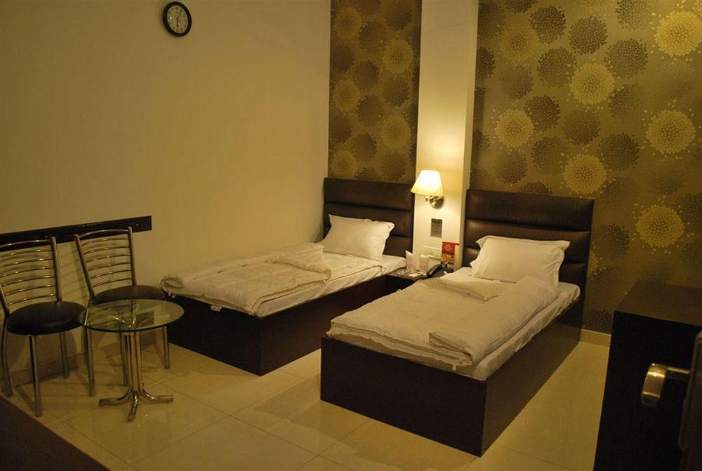 Hotel Arina Inn Neu-Delhi Exterior foto