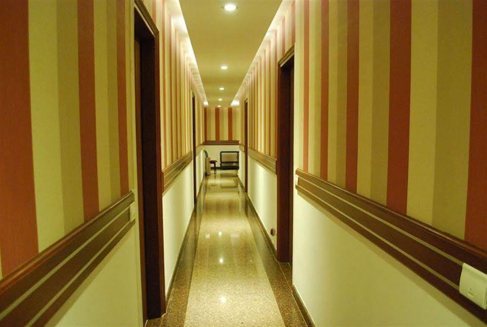 Hotel Arina Inn Neu-Delhi Exterior foto