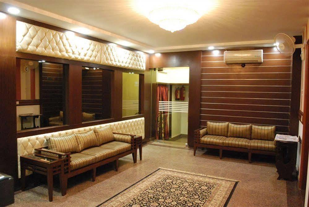 Hotel Arina Inn Neu-Delhi Exterior foto